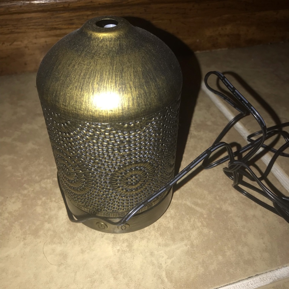 Pure essential oils diffuser